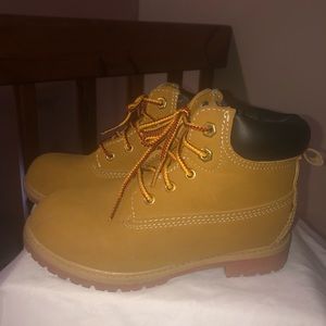 Kids carpenter boots